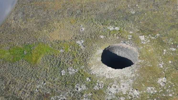 Misteriosos agujeros en la tundra siberiana podrían estar relacionados con el cambio climático
