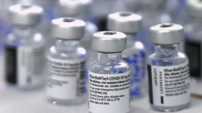 Se echan a perder más de 7000 dosis de la vacuna Pfizer por un error humano