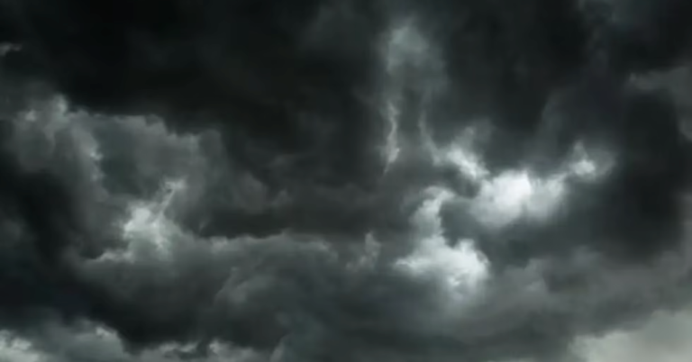 Gran nube negra tapó el sol por más de 5 min en toda la ciudad de estambul turquía